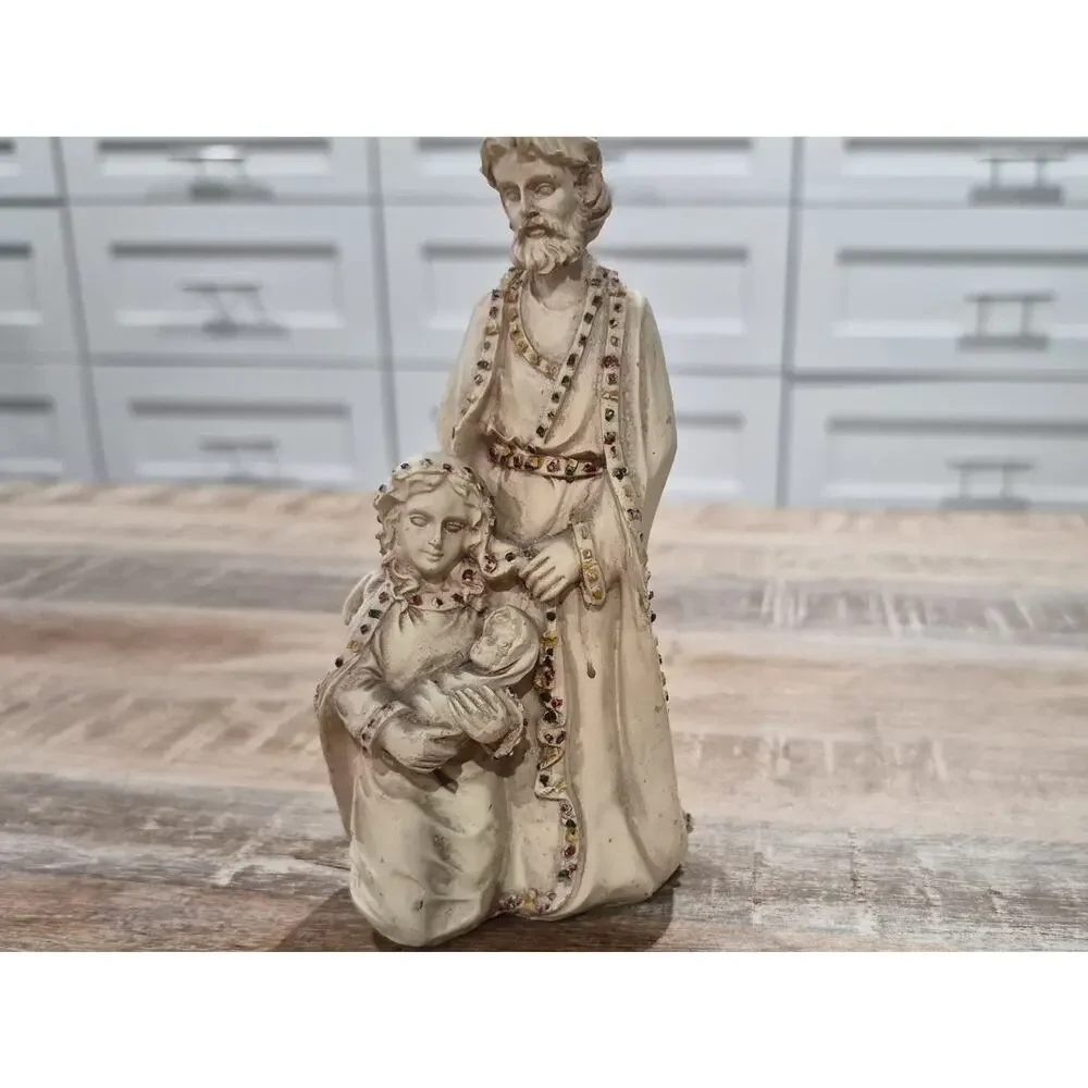 Holly Family Mini Figurine 6